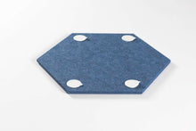 Afbeelding in Gallery-weergave laden, Akoestische PET-vilt Hexagon tegels, set van 22, lichtgrijs, donkergrijs, beige en blauw