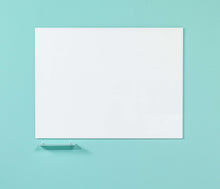 Afbeelding in Gallery-weergave laden, Glasbord Premium, verborgen ophang, magneethoudend, wit